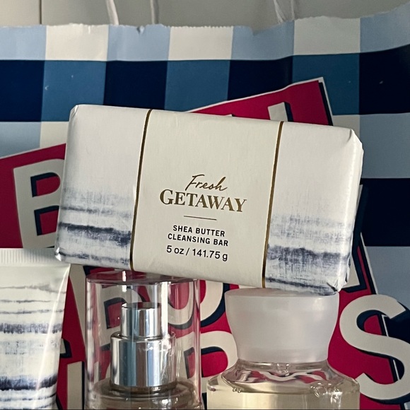 4x NEW FRESH GETAWAY Travel Gift Set: Bar Soap, Shower Gel, Body Cream, spray - Picture 2 of 9